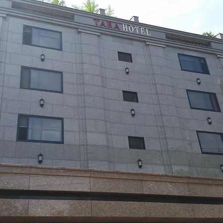 Tara Hotel Seoul Bagian luar foto