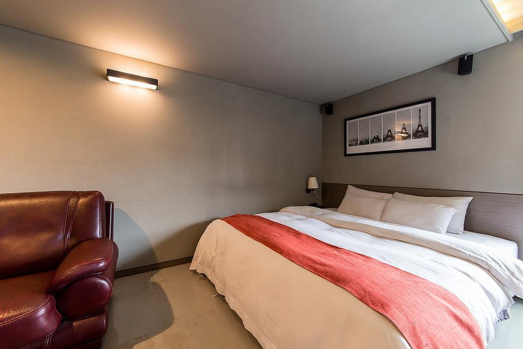 Tara Hotel Seoul Bagian luar foto